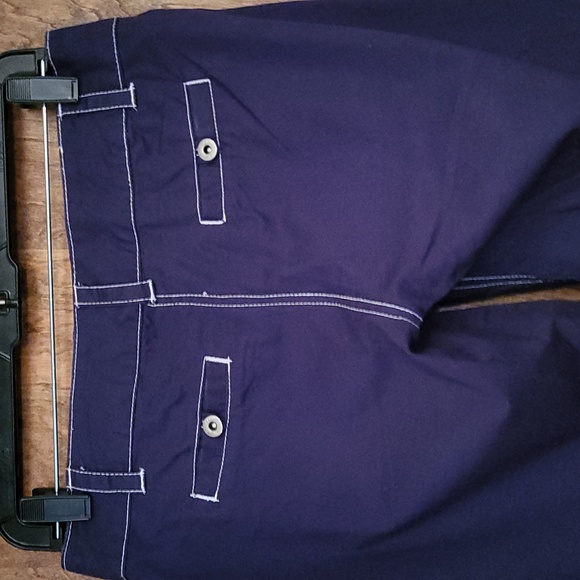 Younique walking shorts  5 - Picture 7 of 8